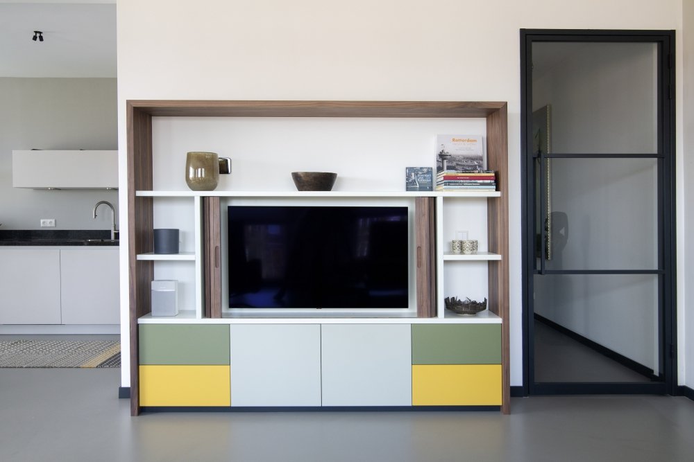 TV-meubel met handgemaakt rolluik (foto 4)