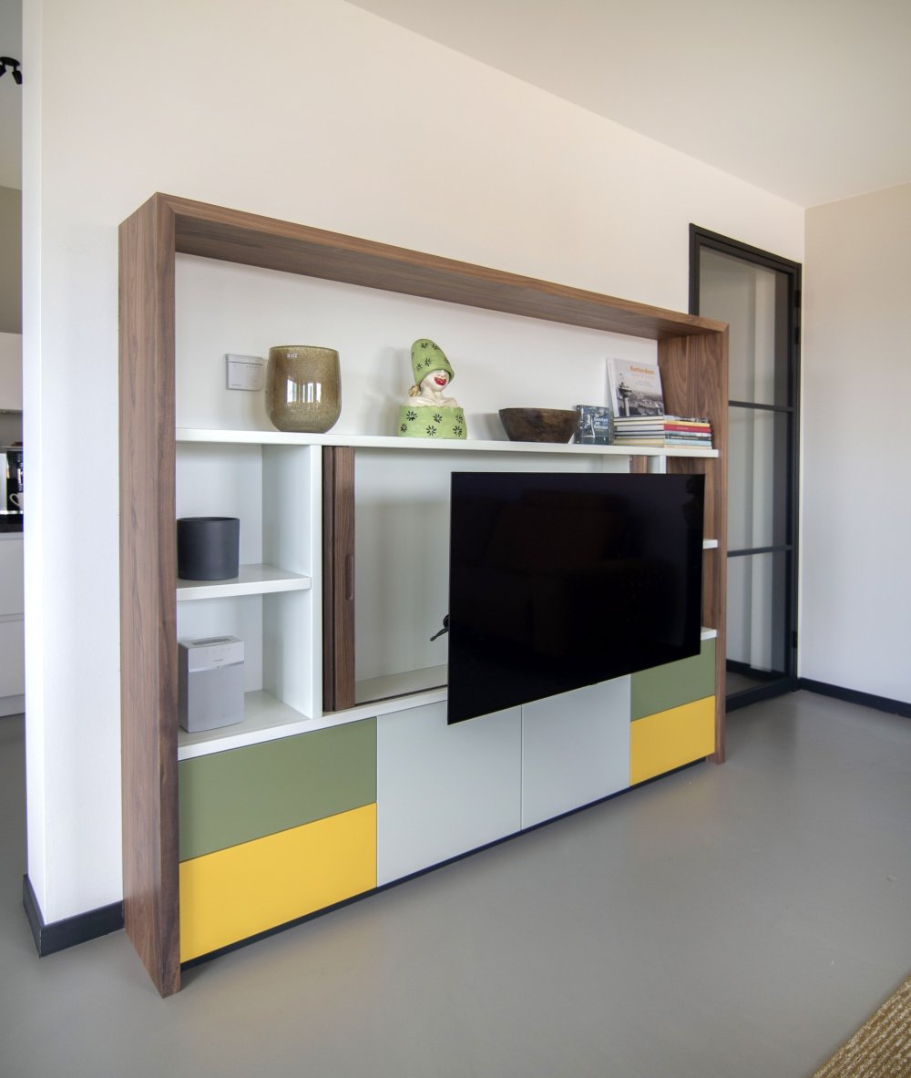 TV-meubel met handgemaakt rolluik (foto 5)