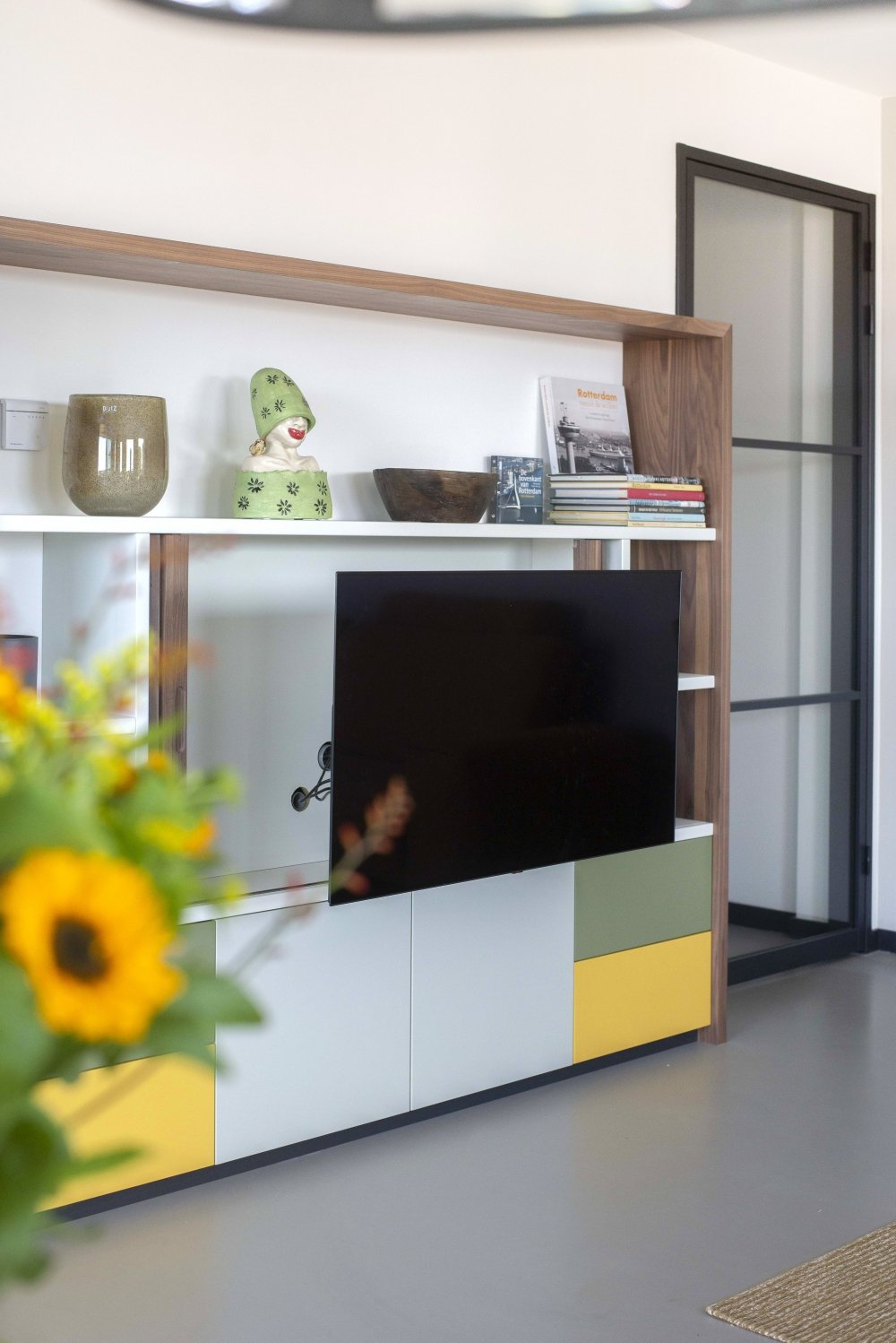 TV-meubel met handgemaakt rolluik (foto 6)