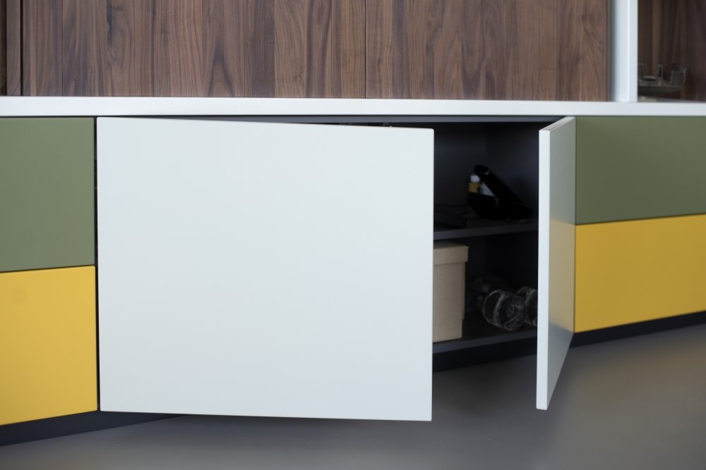 TV-meubel met handgemaakt rolluik (foto 10)
